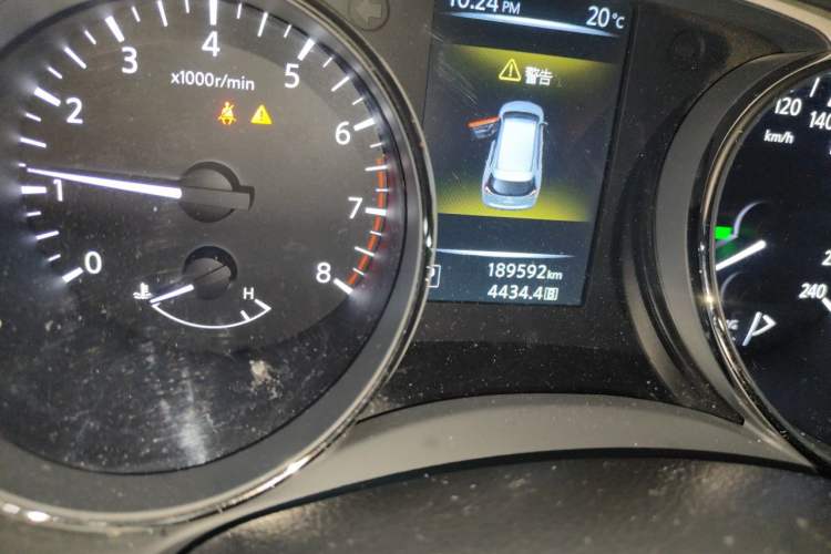 Used Nissan X-Trail 2014 2.0L CVT Comfort Edition 2WD Odometer Close Up