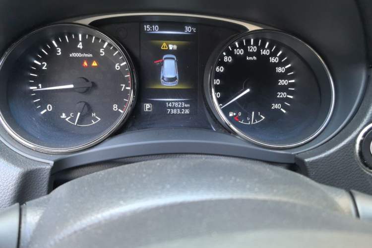 Used Nissan X-Trail 2014 2.0L CVT Comfort Edition 2WD Odometer Close Up