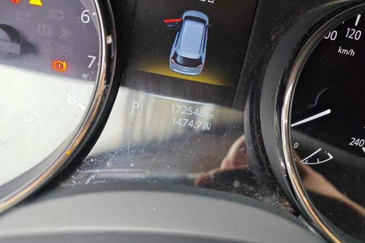 Used Nissan X-Trail 2014 2.0L CVT Comfort Edition 2WD Odometer Close Up