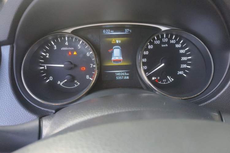 Used Nissan X-Trail 2014 2.0L Manual Fashion Edition 2WD Odometer Close Up