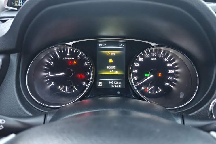 Used Nissan X-Trail 2014 2.0L CVT Comfort Edition 2WD Odometer Close Up