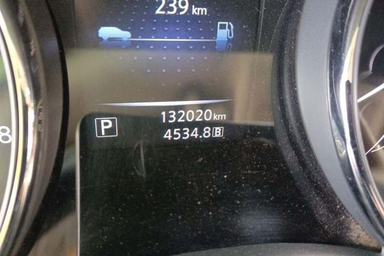 Used Nissan X-Trail 2014 2.5L CVT Luxury Edition 4WD Odometer Close Up