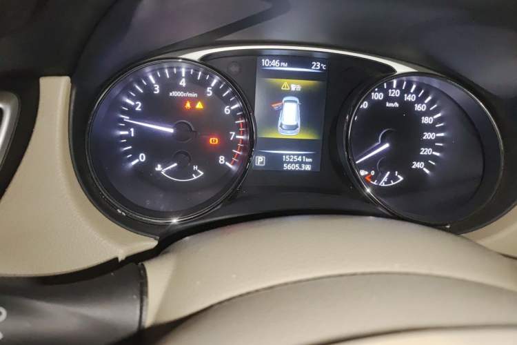 Used Nissan X-Trail 2014 2.0L CVT Comfort Edition 2WD Odometer Close Up
