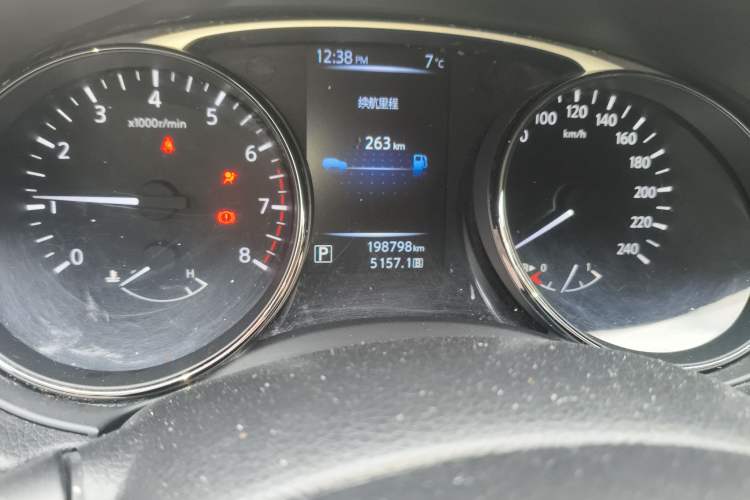 Used Nissan X-Trail 2014 2.0L CVT Comfort Edition 2WD Odometer Close Up