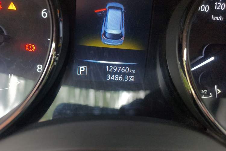 Used Nissan X-Trail 2014 2.0L CVT Smart Edition 2WD Odometer Close Up