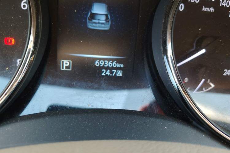 Used Nissan X-Trail 2014 2.0L CVT Comfort Edition 2WD Odometer Close Up