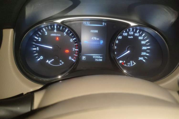 Used Nissan X-Trail 2014 2.0L CVT Comfort Edition 2WD Odometer Close Up