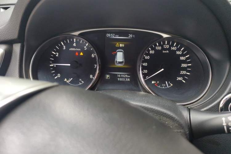 Used Nissan X-Trail 2014 2.0L CVT Comfort Edition 2WD Odometer Close Up