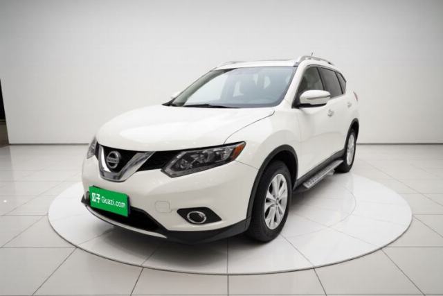 Ojetý Nissan X-Trail 2014 2.5L CVT Leading Edition 4WD