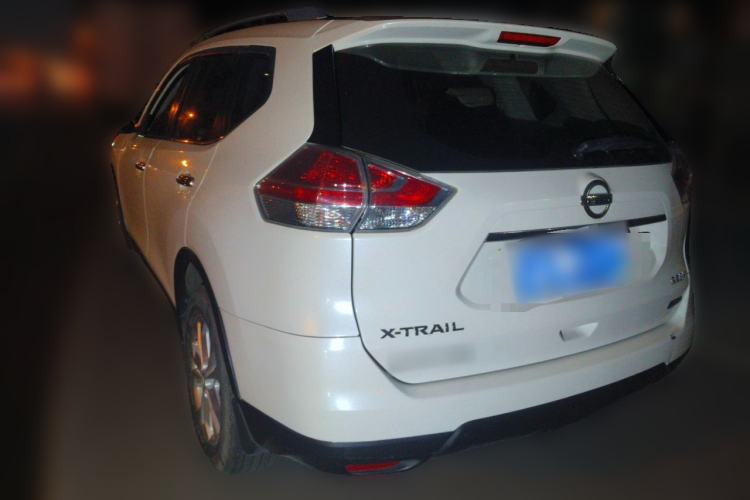 Used Nissan X-Trail 2014 2.5L CVT Leading Edition 4WD Rear Left 45 Deg