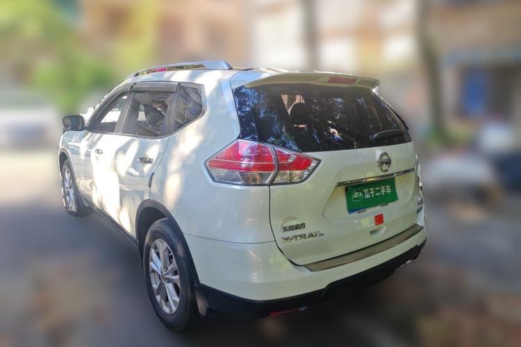 Used Nissan X-Trail 2014 2.5L CVT Leading Edition 4WD Rear Left 45 Deg