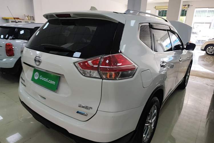 Used Nissan X-Trail 2014 2.5L CVT Luxury Edition 4WD Rear Right 45 Deg