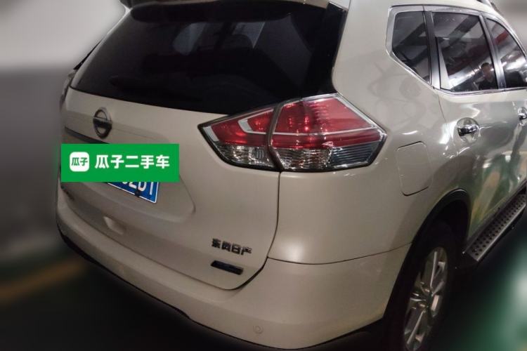 Used Nissan X-Trail 2014 2.5L CVT Luxury Edition 4WD Rear Right 45 Deg