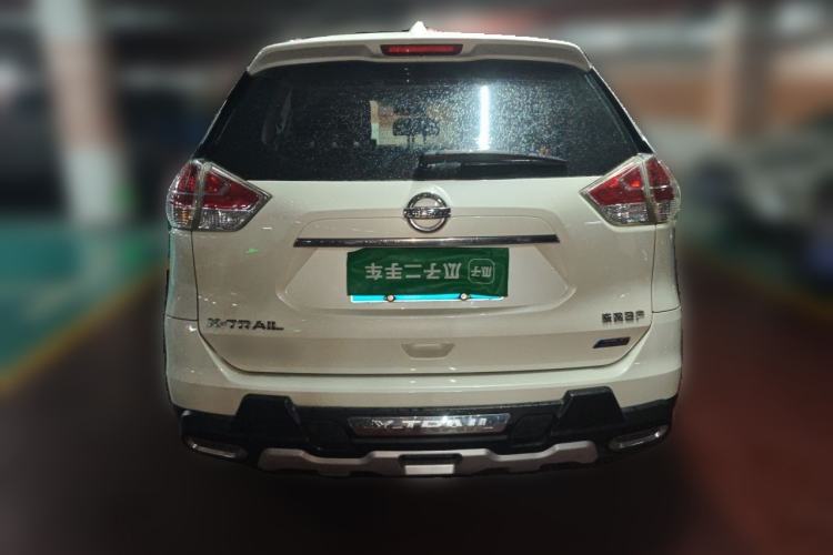 Used Nissan X-Trail 2014 2.5L CVT Luxury Edition 4WD Rear