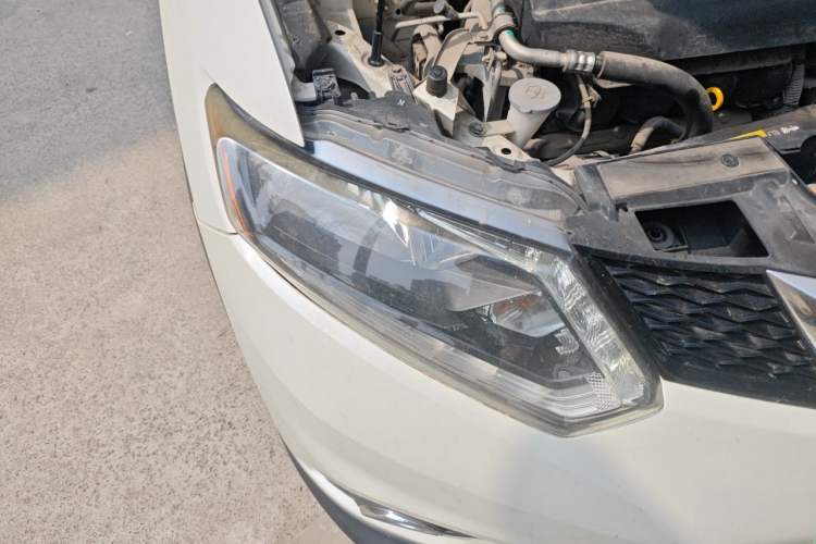 Used Nissan X-Trail 2014 2.0L CVT Comfort Edition 2WD Right Front Headlight