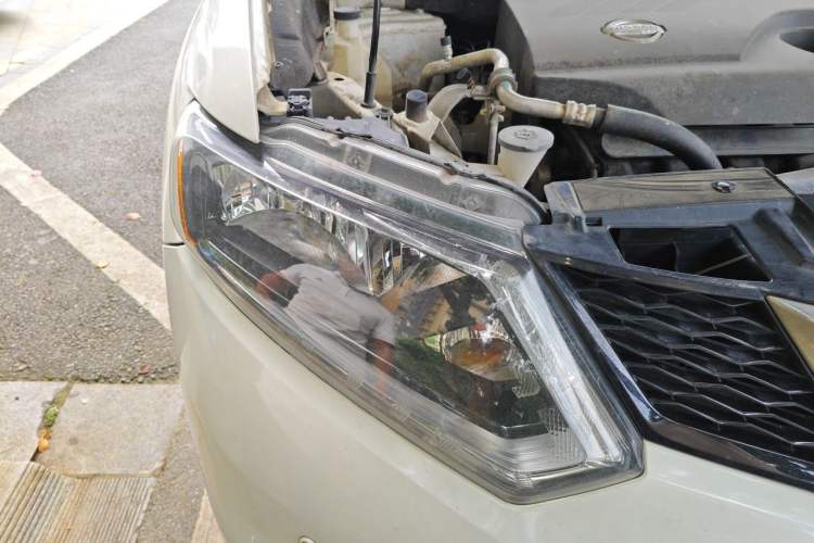 Used Nissan X-Trail 2014 2.0L CVT Comfort Edition 2WD Right Front Headlight