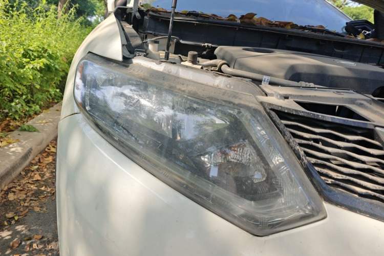Used Nissan X-Trail 2014 2.5L CVT Luxury Edition 4WD Right Front Headlight