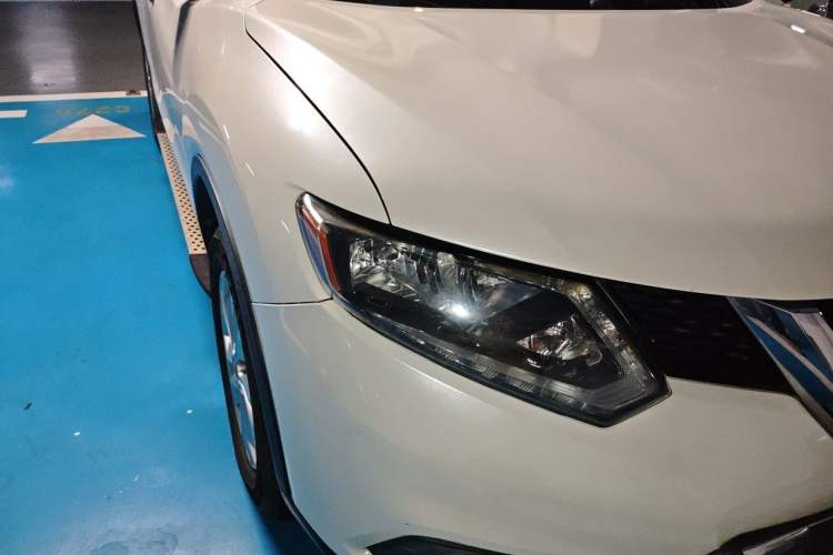 Used Nissan X-Trail 2014 2.0L CVT Comfort Edition 2WD Right Front Headlight