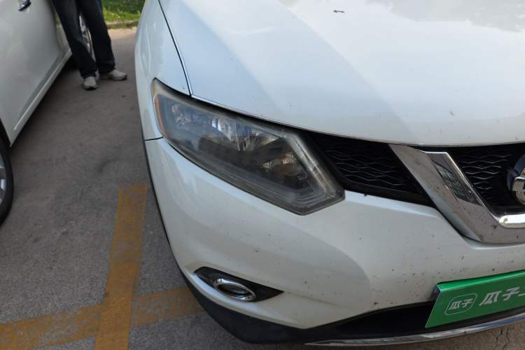 Used Nissan X-Trail 2014 2.5L CVT Leading Edition 4WD Right Front Headlight