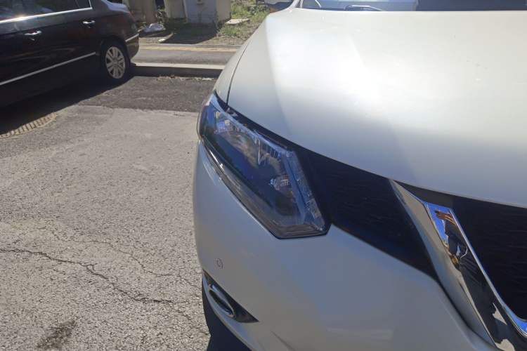 Used Nissan X-Trail 2014 2.5L CVT Leading Edition 4WD Right Front Headlight