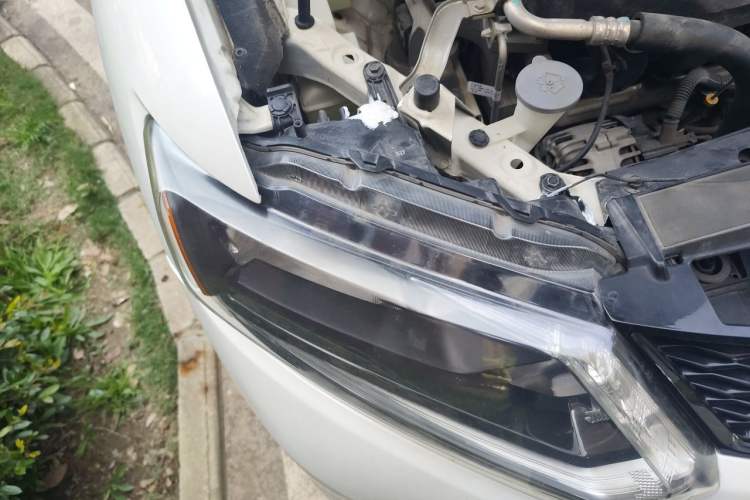 Used Nissan X-Trail 2014 2.0L CVT Comfort Edition 2WD Right Front Headlight