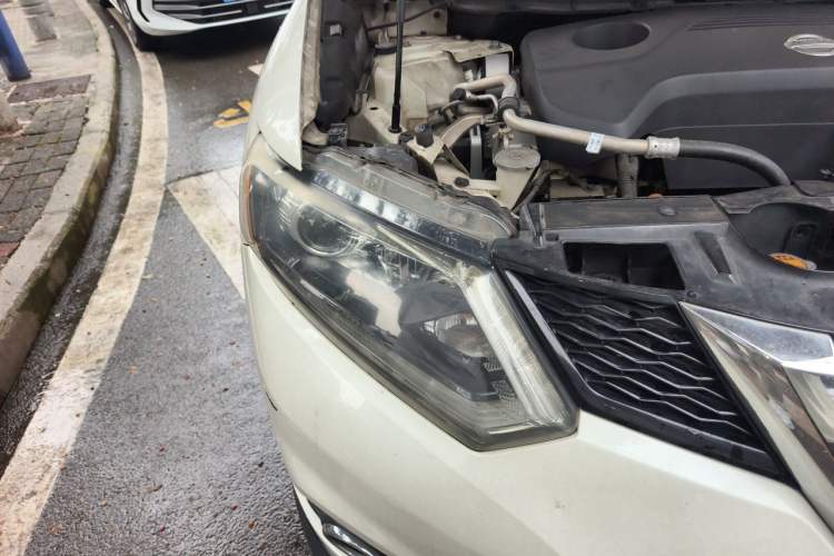 Used Nissan X-Trail 2014 2.5L CVT Leading Edition 4WD Right Front Headlight