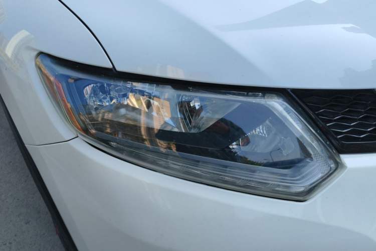Used Nissan X-Trail 2014 2.0L CVT Comfort Edition 2WD Right Front Headlight