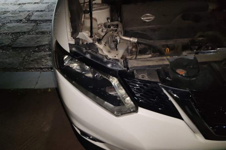 Used Nissan X-Trail 2014 2.0L CVT Comfort Edition 2WD Right Front Headlight