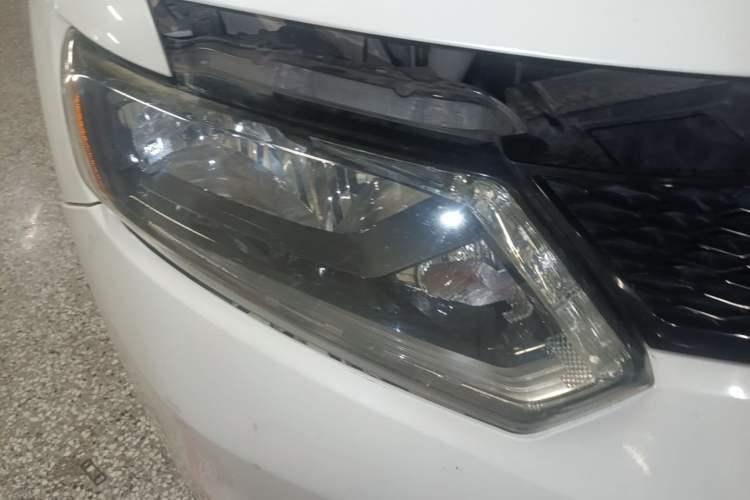Used Nissan X-Trail 2014 2.0L CVT Comfort Edition 2WD Right Front Headlight
