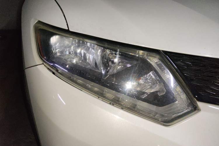 Used Nissan X-Trail 2014 2.0L CVT Smart Edition 2WD Right Front Headlight