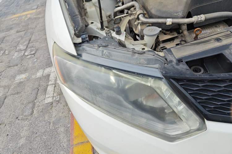 Used Nissan X-Trail 2014 2.5L CVT Luxury Edition 4WD Right Front Headlight