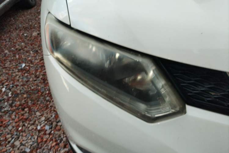 Used Nissan X-Trail 2014 2.0L CVT Comfort Edition 2WD Right Front Headlight