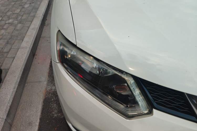 Used Nissan X-Trail 2014 2.0L CVT Comfort Edition 2WD Right Front Headlight
