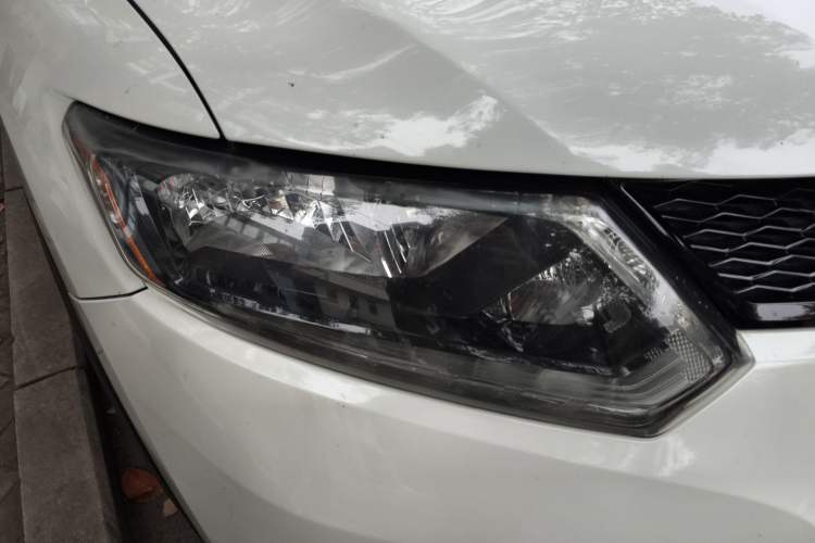 Used Nissan X-Trail 2014 2.0L CVT Comfort Edition 2WD Right Front Headlight