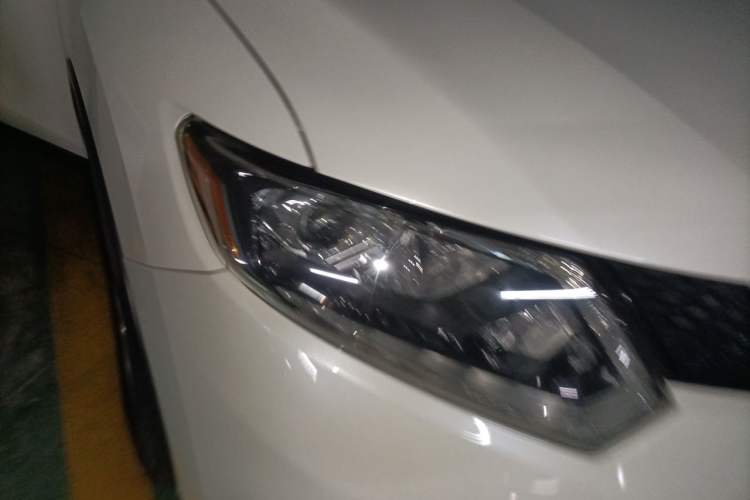 Used Nissan X-Trail 2014 2.0L CVT Comfort Edition 2WD Right Front Headlight