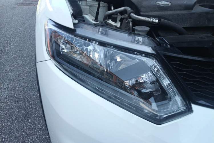 Used Nissan X-Trail 2014 2.0L CVT Smart Edition 2WD Right Front Headlight