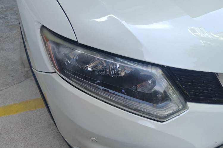 Used Nissan X-Trail 2014 2.5L CVT Luxury Edition 4WD Right Front Headlight