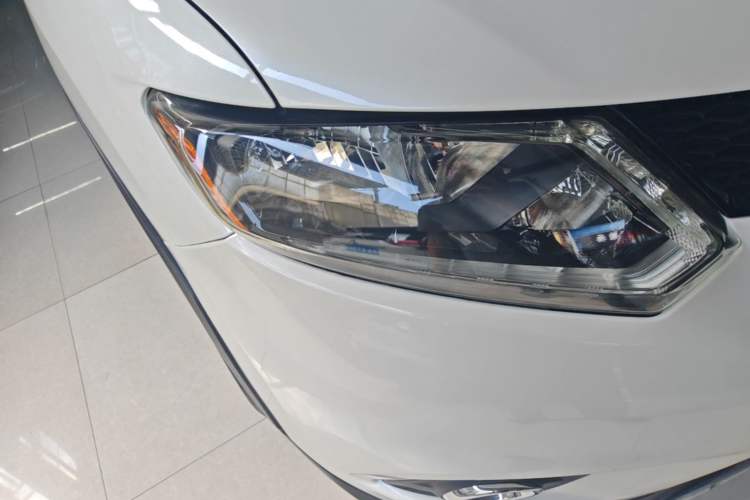 Used Nissan X-Trail 2014 2.0L CVT Comfort Edition 2WD Right Front Headlight