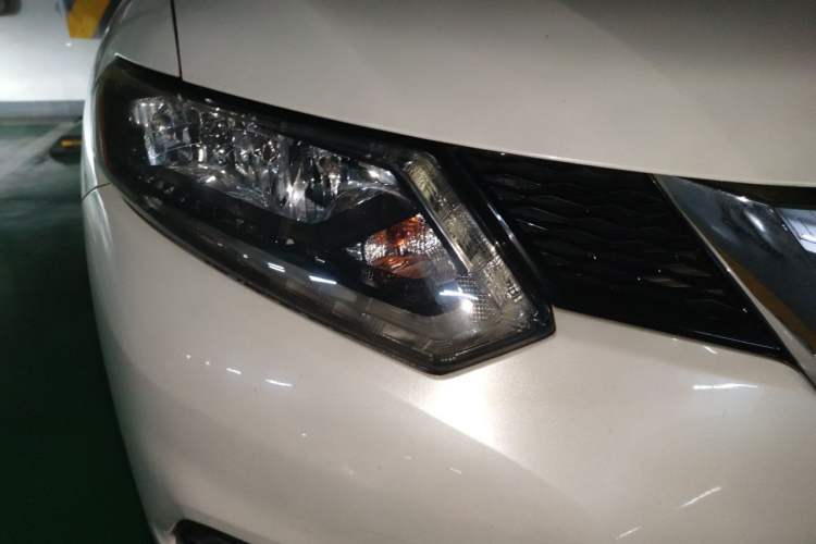 Used Nissan X-Trail 2014 2.0L CVT Comfort Edition 2WD Right Front Headlight
