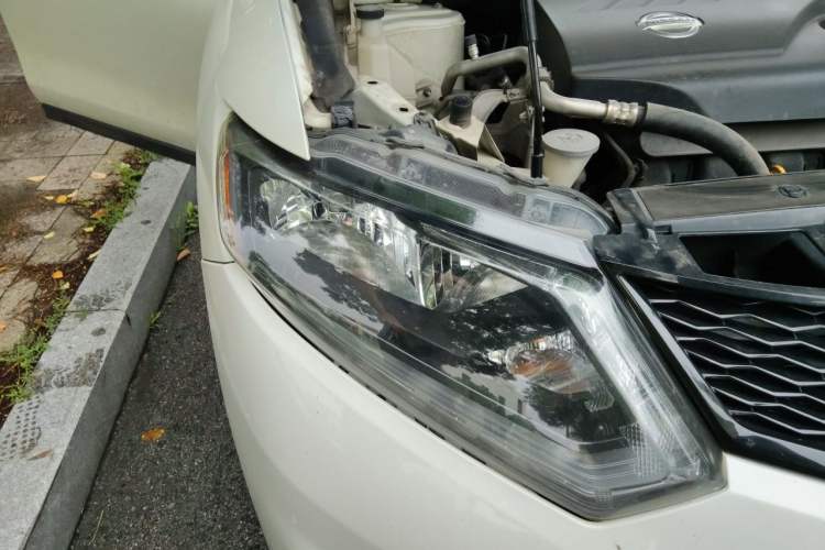Used Nissan X-Trail 2014 2.0L CVT Comfort Edition 2WD Right Front Headlight