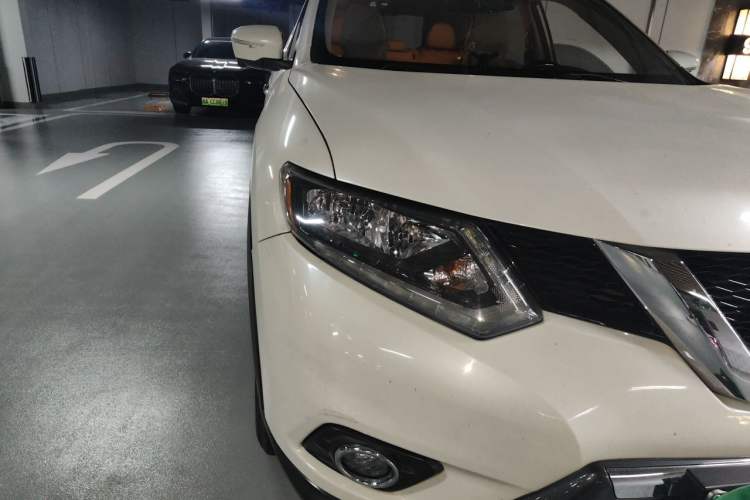 Used Nissan X-Trail 2014 2.0L CVT Smart Edition 2WD Right Front Headlight