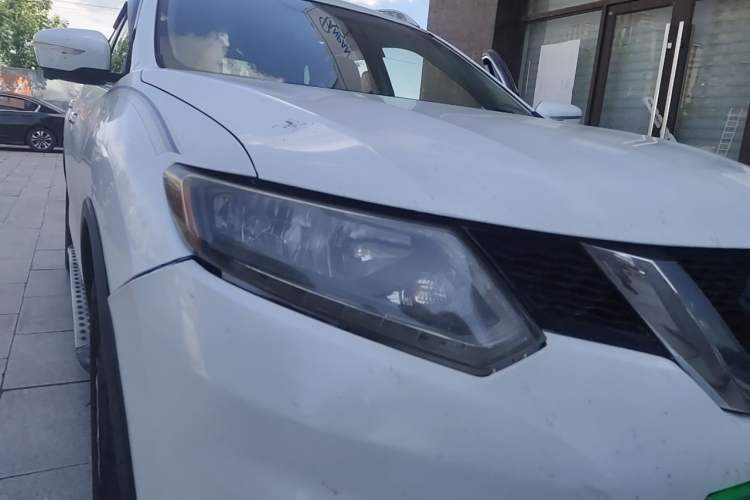 Used Nissan X-Trail 2014 2.5L CVT Luxury Edition 4WD Right Front Headlight