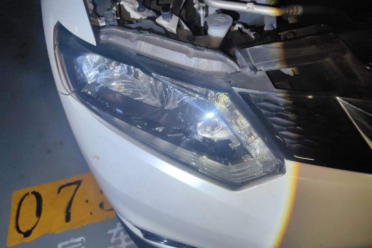 Used Nissan X-Trail 2014 2.5L CVT Leading Edition 4WD Right Front Headlight