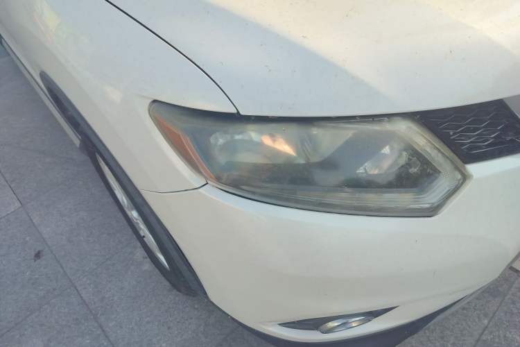 Used Nissan X-Trail 2014 2.0L CVT Comfort Edition 2WD Right Front Headlight