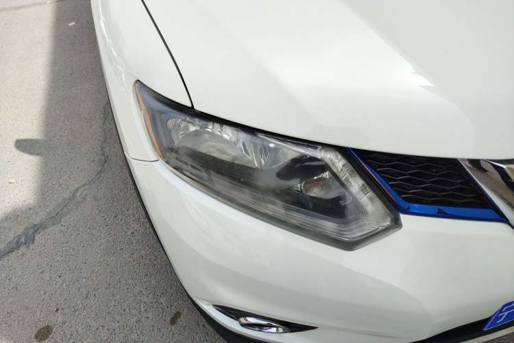 Used Nissan X-Trail 2014 2.0L CVT Comfort Edition 2WD Right Front Headlight