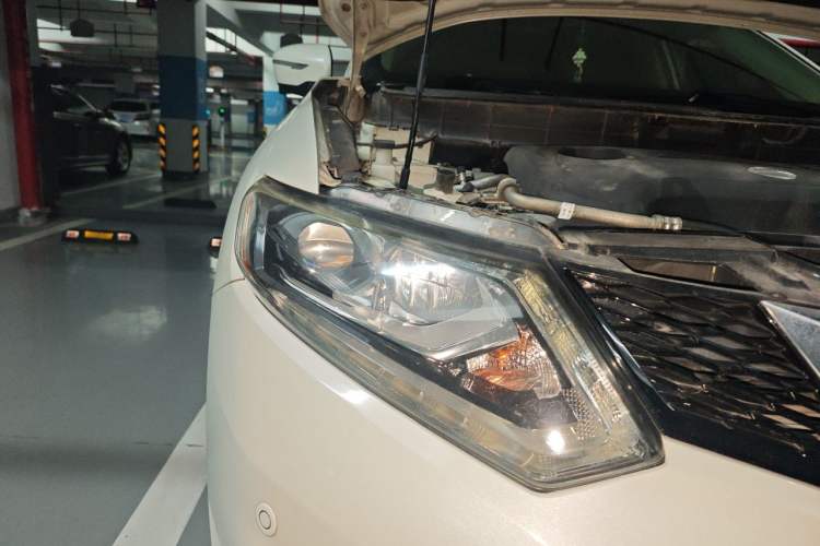 Used Nissan X-Trail 2014 2.5L CVT Ultimate Edition 4WD Right Front Headlight