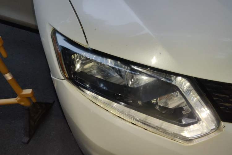 Used Nissan X-Trail 2014 2.0L CVT Comfort Edition 2WD Right Front Headlight