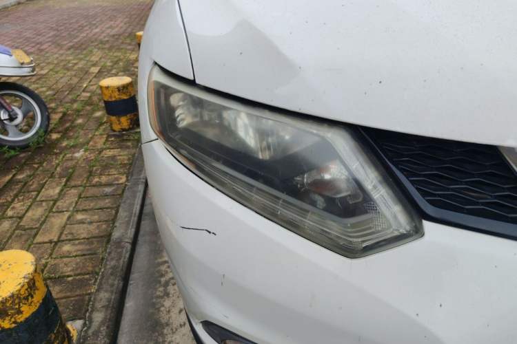 Used Nissan X-Trail 2014 2.0L CVT Comfort Edition 2WD Right Front Headlight
