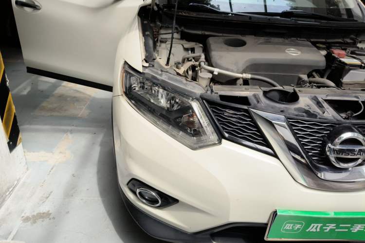 Used Nissan X-Trail 2014 2.5L CVT Leading Edition 4WD Right Front Headlight