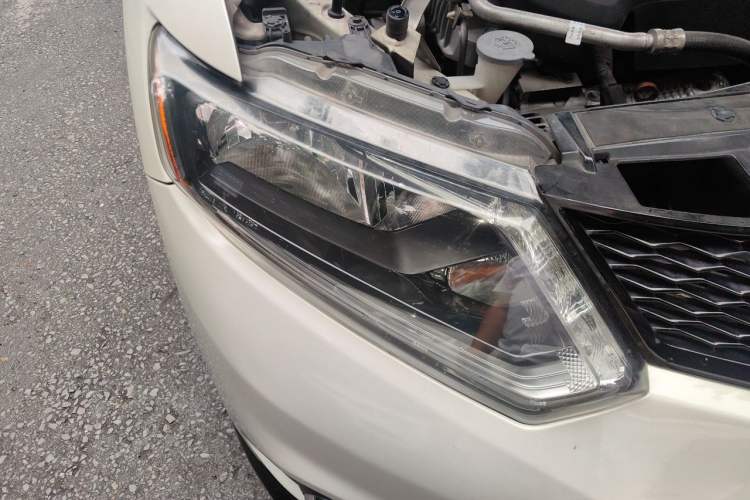 Used Nissan X-Trail 2014 2.5L CVT Luxury Edition 4WD Right Front Headlight
